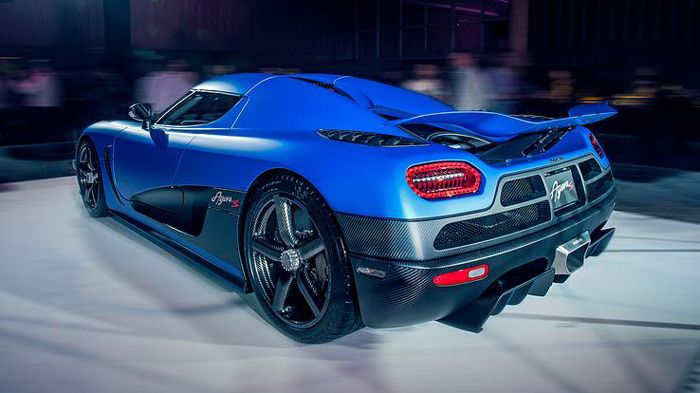 Το συγκεκριμένο supercar χρειάζεται μόλις 2,9 δλ. για τα 0-100, ενώ πιάνει την «αεροπλανική» τελική των 400 χλμ./ώρα!